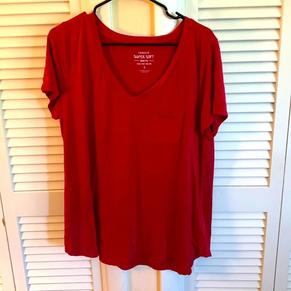 Torrid Size 1 Red soft knit shirt - Picture 1 of 5